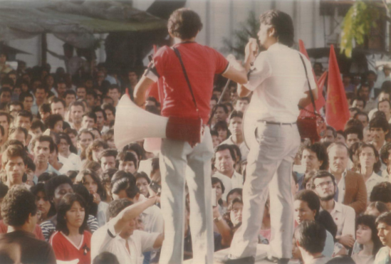 Retrato de Dionisio colgando en el auditorio del Sintramunicipio
