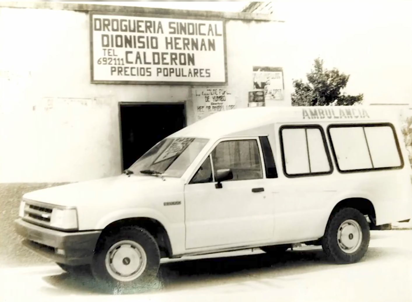 Retrato de Dionisio colgando en el auditorio del Sintramunicipio