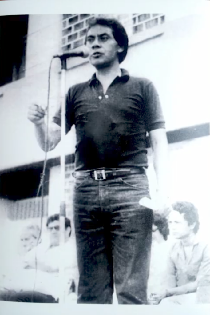 Retrato de Dionisio colgando en el auditorio del Sintramunicipio